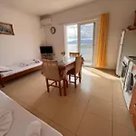 Appartement Majki - Sea View-free Parking *