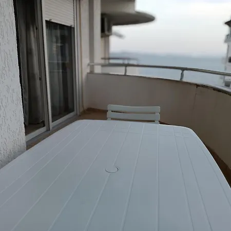 Majki - Sea View-free Parking Sarandë