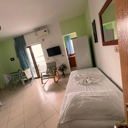 Majki - Sea View-free Parking Sarandë