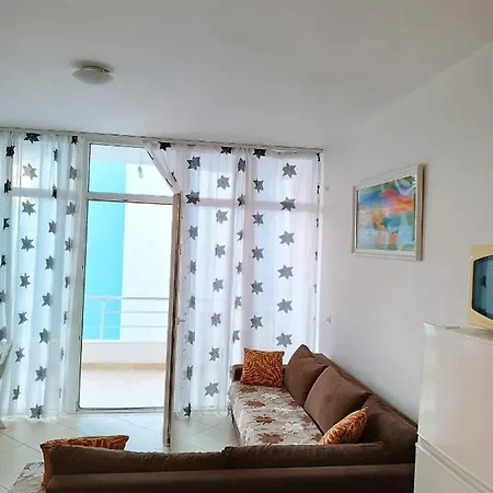 Majki - Sea View-free Parking Saranda