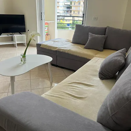 Majki Apartment Sarande